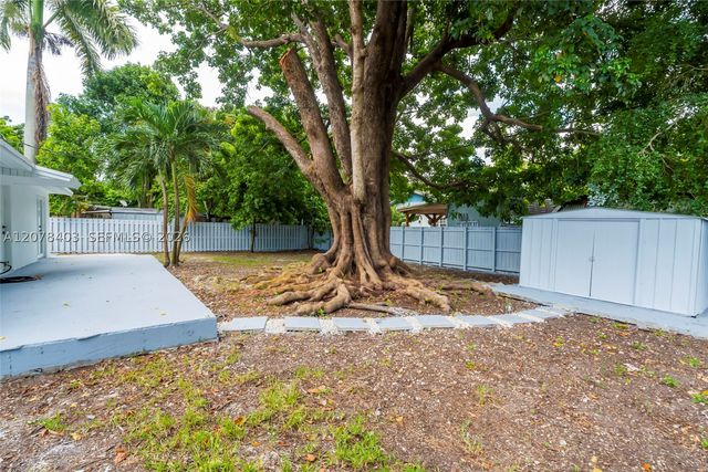 655 SW 6th Ter, Florida City, FL 33034