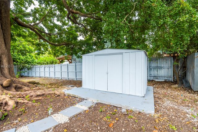655 SW 6th Ter, Florida City, FL 33034