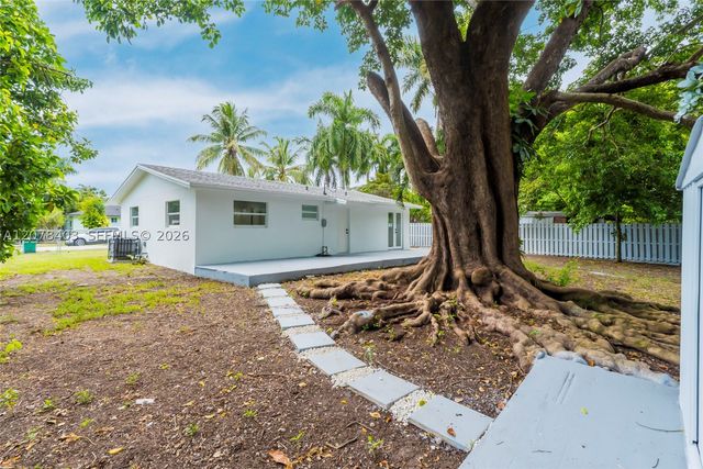 655 SW 6th Ter, Florida City, FL 33034