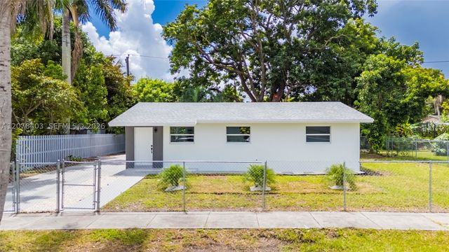 655 SW 6th Ter, Florida City, FL 33034