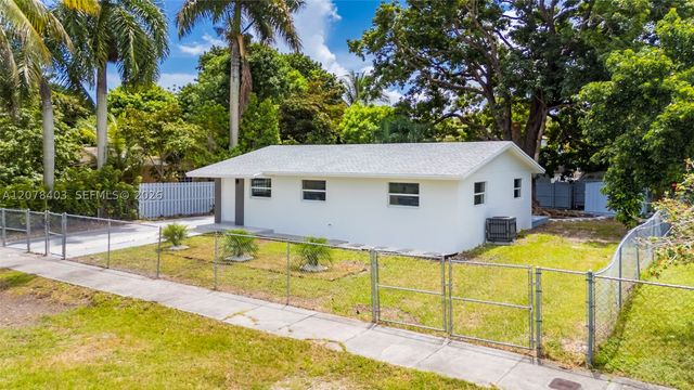 655 SW 6th Ter, Florida City, FL 33034