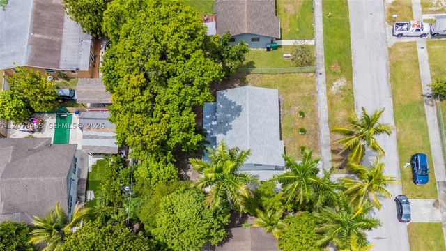 655 SW 6th Ter, Florida City, FL 33034