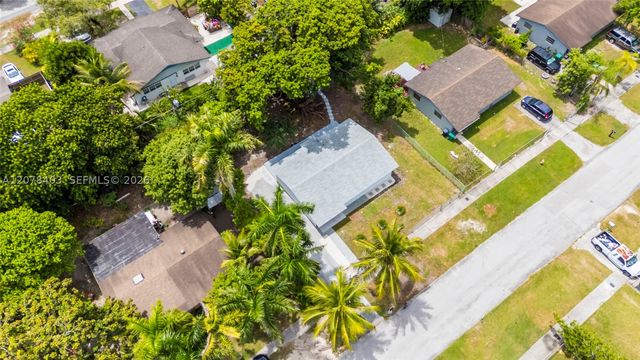 655 SW 6th Ter, Florida City, FL 33034