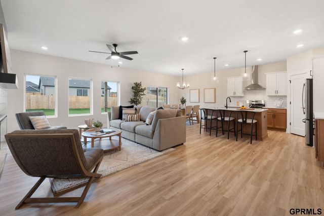 11004 N 161st Avenue, Bennington, NE 68007