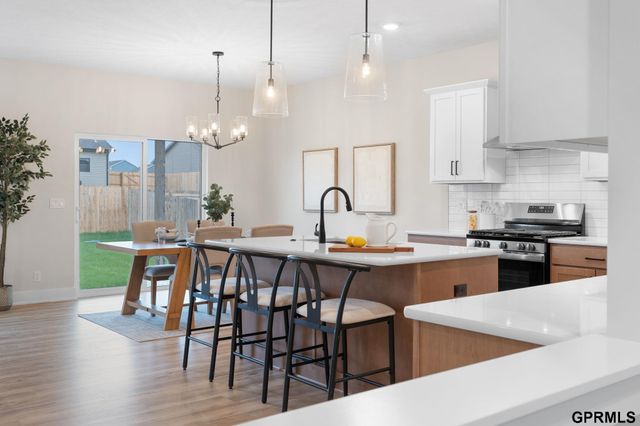 11004 N 161st Avenue, Bennington, NE 68007