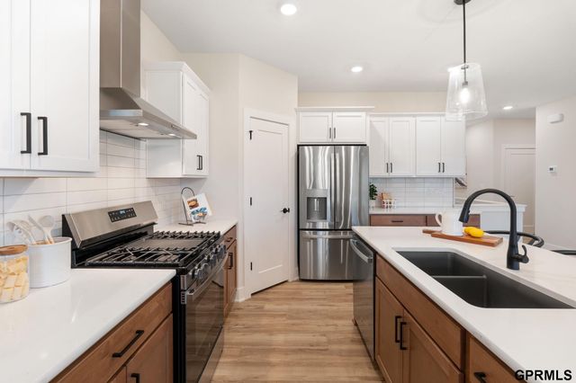 11004 N 161st Avenue, Bennington, NE 68007