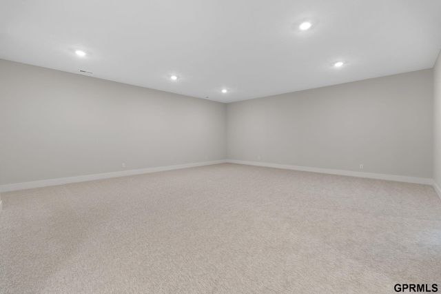 11004 N 161st Avenue, Bennington, NE 68007