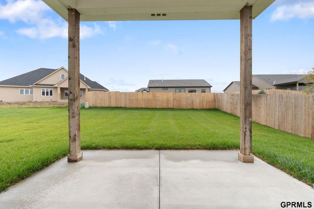 11004 N 161st Avenue, Bennington, NE 68007