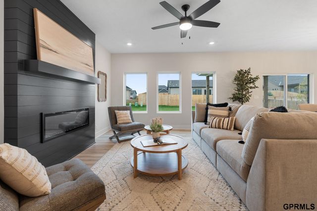 11004 N 161st Avenue, Bennington, NE 68007