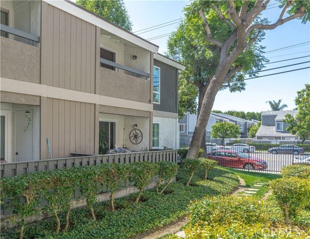 2875 S Fairview, Santa Ana, CA 92704