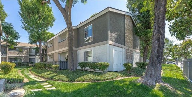 2875 S Fairview, Santa Ana, CA 92704