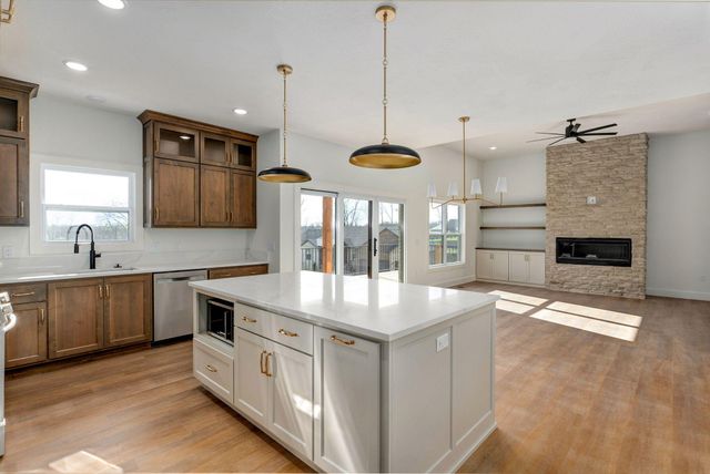 206 N Blarney Court, Nixa, MO 65714