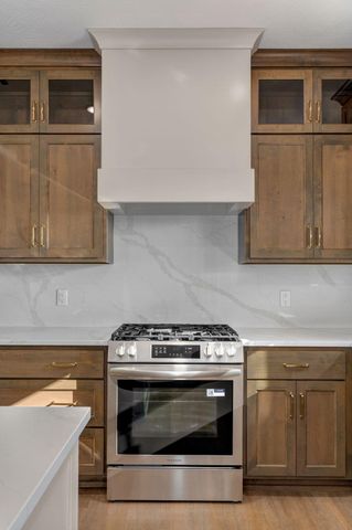 206 N Blarney Court, Nixa, MO 65714