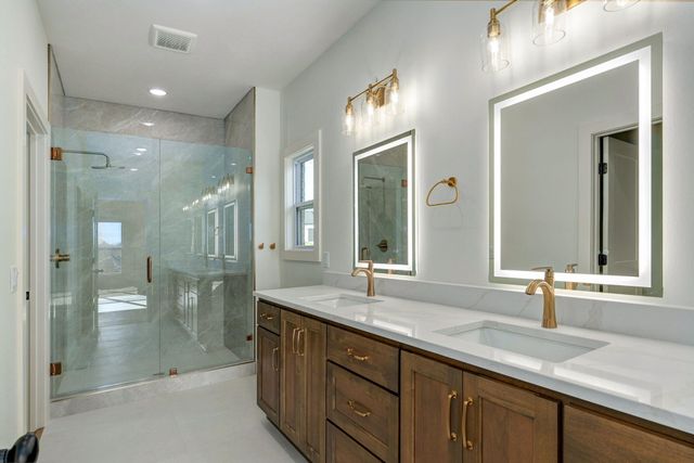 206 N Blarney Court, Nixa, MO 65714