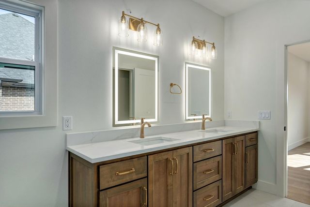 206 N Blarney Court, Nixa, MO 65714