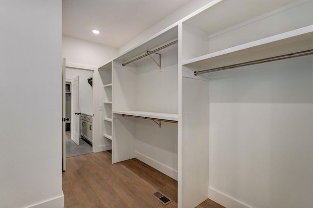 206 N Blarney Court, Nixa, MO 65714