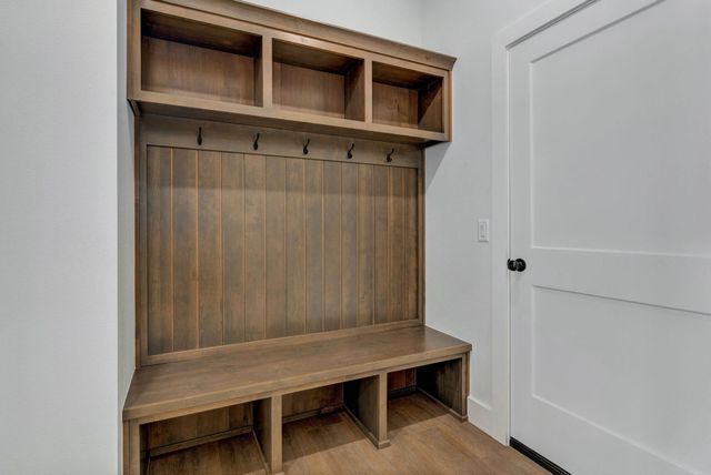 206 N Blarney Court, Nixa, MO 65714