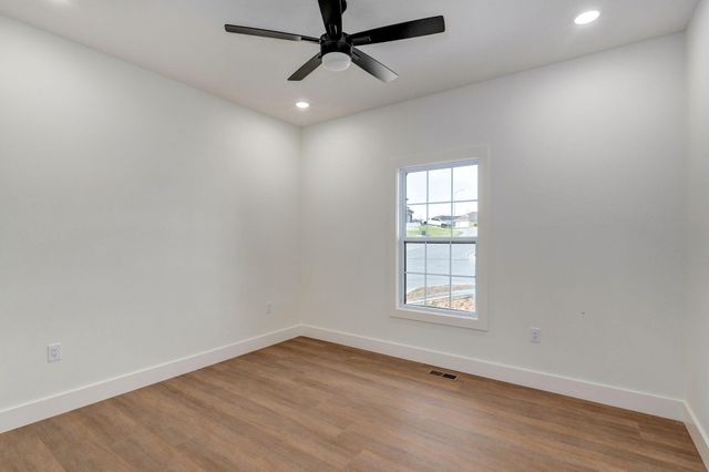 206 N Blarney Court, Nixa, MO 65714