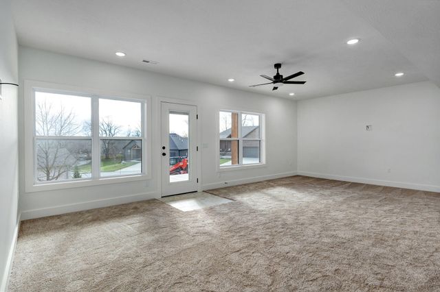 206 N Blarney Court, Nixa, MO 65714