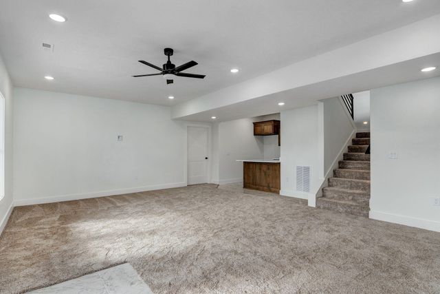 206 N Blarney Court, Nixa, MO 65714