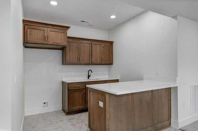 206 N Blarney Court, Nixa, MO 65714