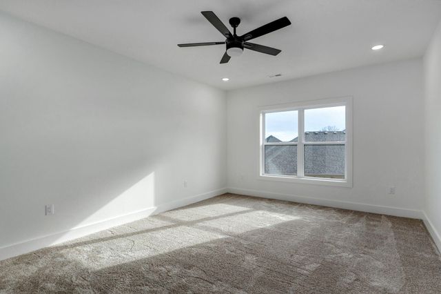 206 N Blarney Court, Nixa, MO 65714