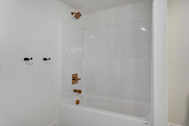 206 N Blarney Court, Nixa, MO 65714