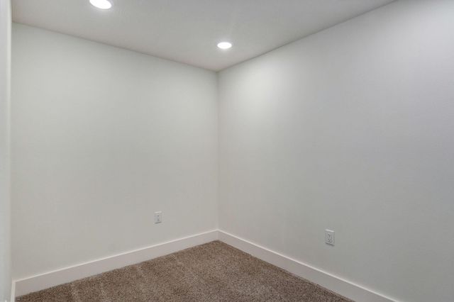 206 N Blarney Court, Nixa, MO 65714