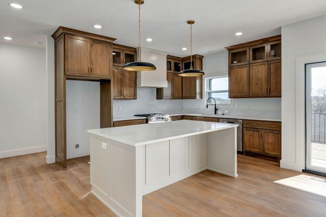 206 N Blarney Court, Nixa, MO 65714