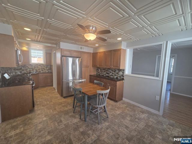 631 2nd Avenue 1st floor, Lyndhurst, NJ 07071