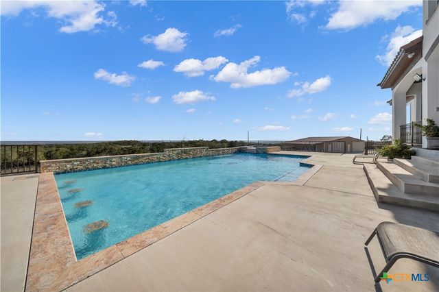 205 County Road 2727, Mico, TX 78056