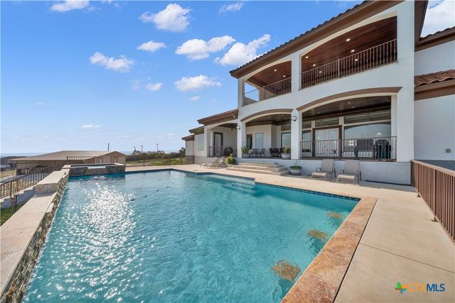 205 County Road 2727, Mico, TX 78056