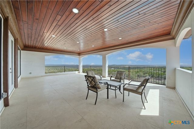 205 County Road 2727, Mico, TX 78056