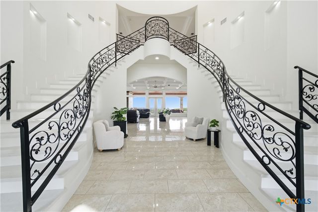 205 County Road 2727, Mico, TX 78056