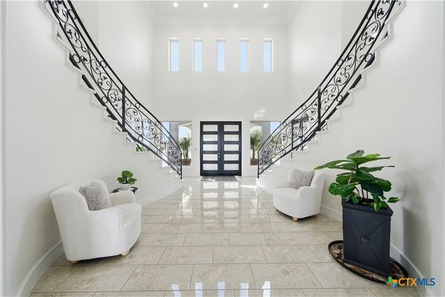 205 County Road 2727, Mico, TX 78056