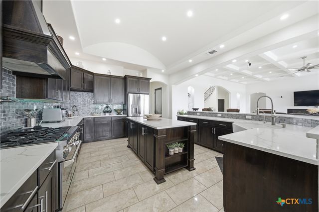 205 County Road 2727, Mico, TX 78056