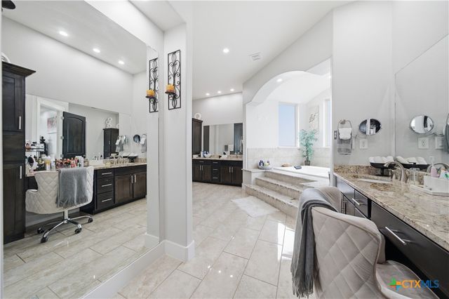 205 County Road 2727, Mico, TX 78056