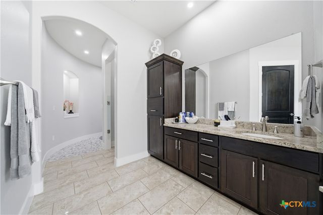 205 County Road 2727, Mico, TX 78056