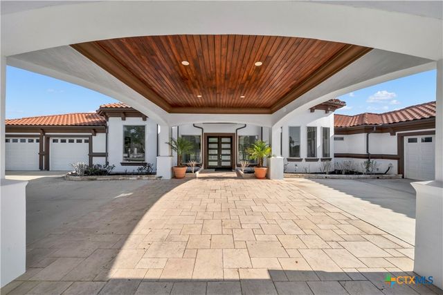 205 County Road 2727, Mico, TX 78056