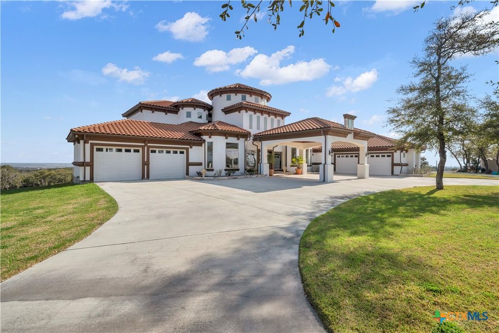 205 County Road 2727, Mico, TX 78056