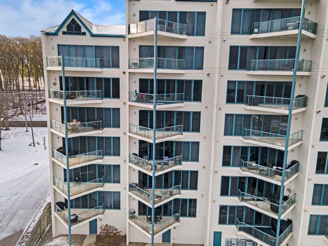 2964 Lakeshore Drive E403, Muskegon City, MI 49441