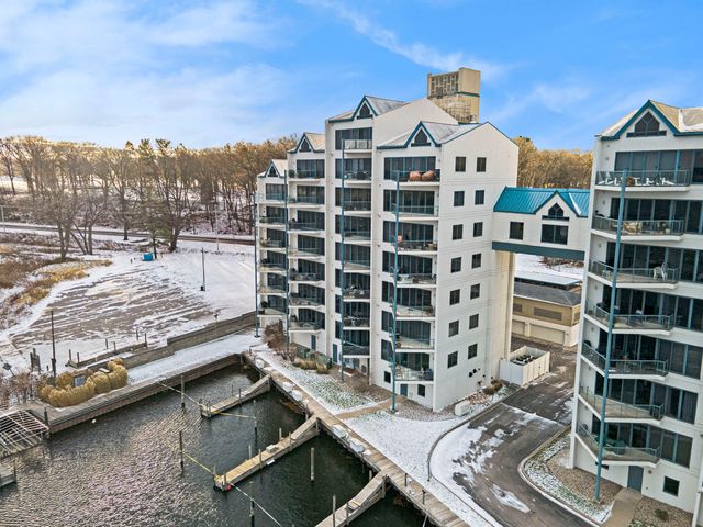 2964 Lakeshore Drive E403, Muskegon City, MI 49441