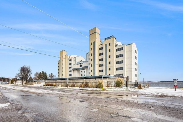 2964 Lakeshore Drive E403, Muskegon City, MI 49441