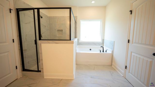 126 Bluecoat Trail, Byron, GA 31088