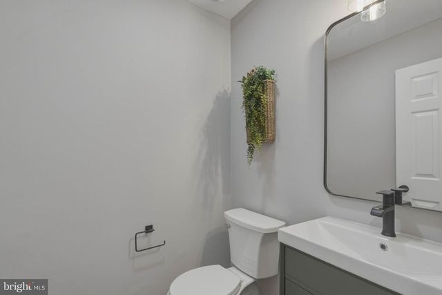 4 WELLSPRING DR, Bear, DE 19701
