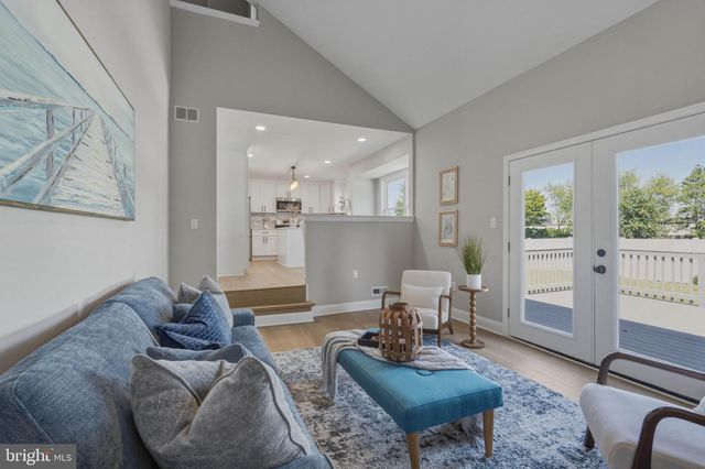 4 WELLSPRING DR, Bear, DE 19701