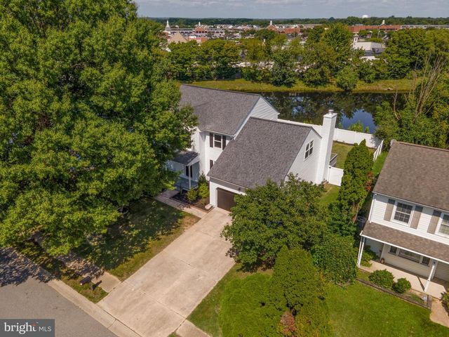 4 WELLSPRING DR, Bear, DE 19701