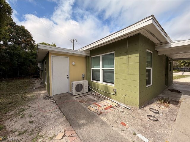 1906 Coronado RD, Fort Myers, FL 33901