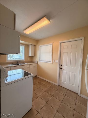 1906 Coronado RD, Fort Myers, FL 33901