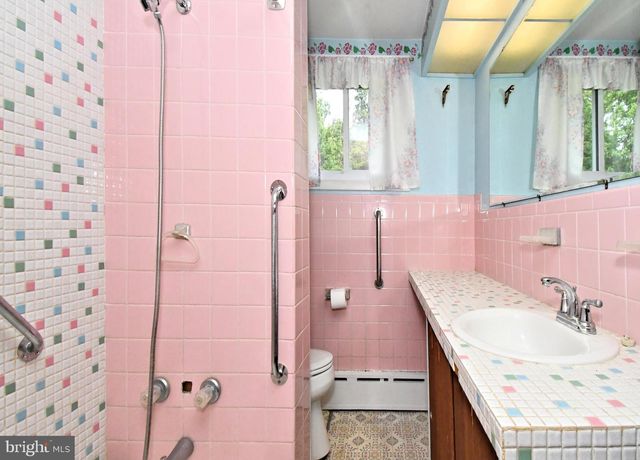 245 FULMER RD, Perkiomenville, PA 18074